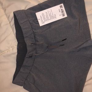 Lululemon on the Fly 2.5 inch short size 6